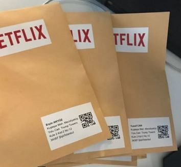 Dolandırıcıların akılalmaz Netflix tuzağı: Zarflar içinde USB göndermişler