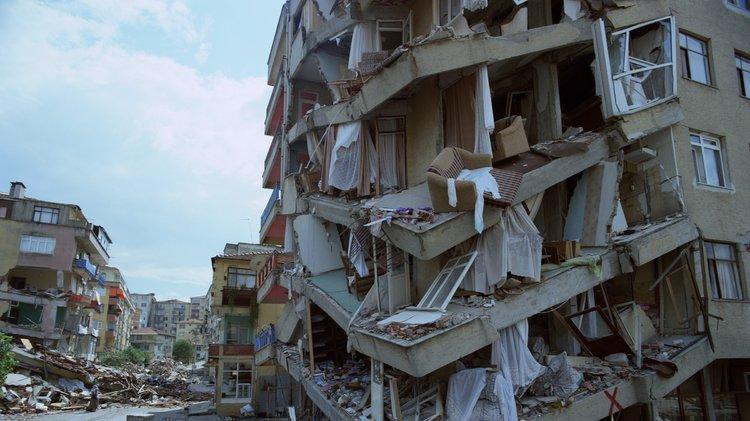turkiye yi ayaklandiran deprem kac siddetindeydi bursa da kac kisi oldu olay gazetesi bursa