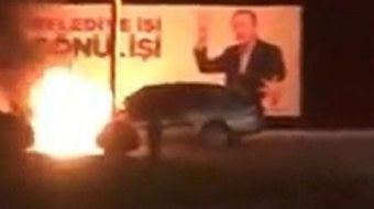 Adana’da bir otomobil seyir halindeyken alevlere teslim oldu. Olayda yaralanan olmazken itfaiye ekip
