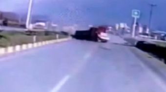 Kastamonu’da 3 askerin hayatını kaybettiği feci kazanın güvenlik kamera görüntüleri ortaya çıktı.