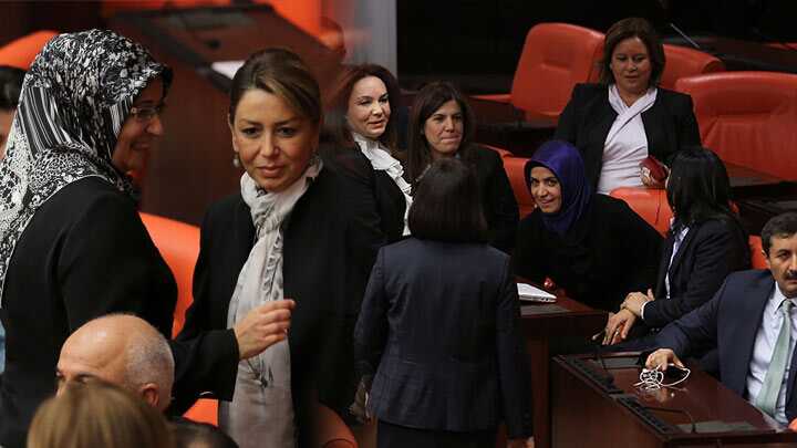 Meclis'te başörtüsü... Kazanan kadın ve demokrasi