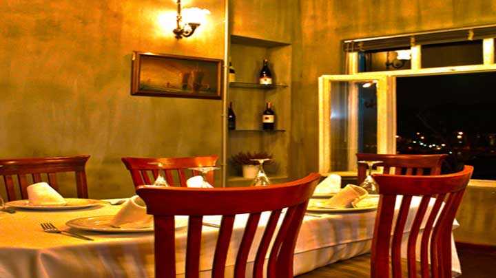 İstanbul’un Gizli Köşelerinden Biri: Hristo Restaurant