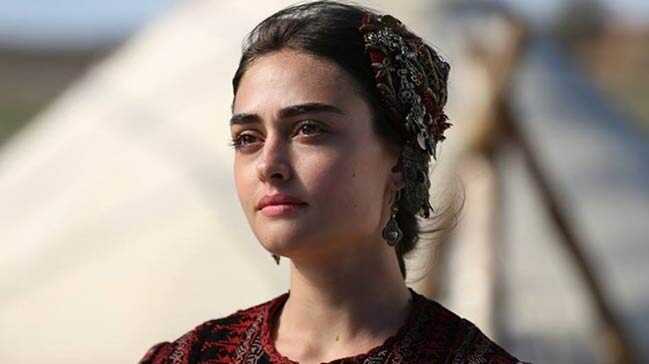 Esra Bilgiç ile Gökhan Töre evleniyor