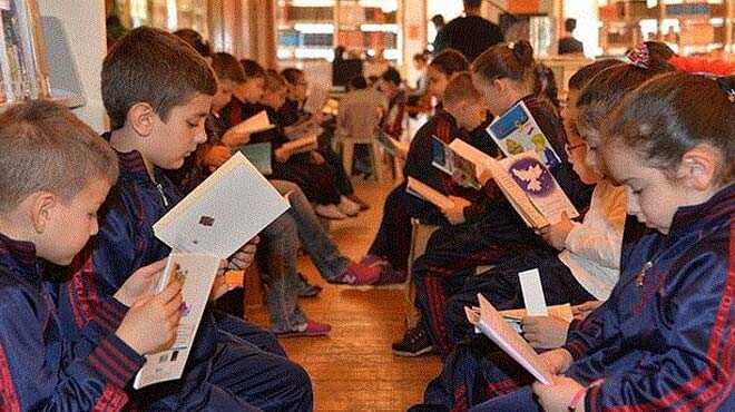 81 İlde Kitap Okuyoruz etkinliğine devam! Beyoğlu kitap okuyor