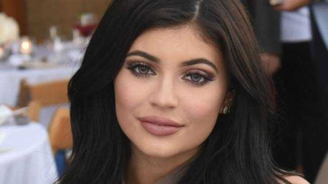 Kylie Jenner'in sahte ruju dudaklarınızdan edebilir