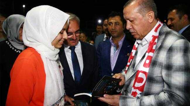 14 yaşında yazar oldu
