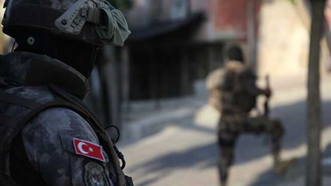 5 ilde operasyon! Canlı bomba yeleği ele geçirildi