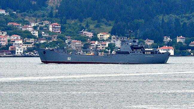 Rus+%C3%A7%C4%B1karma+gemisi,+%C3%87anakkale+Bo%C4%9Faz%C4%B1%E2%80%99ndan+ge%C3%A7ti