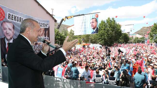 Başkan Erdoğan: Yastık altında doları, altını olan bozdursun