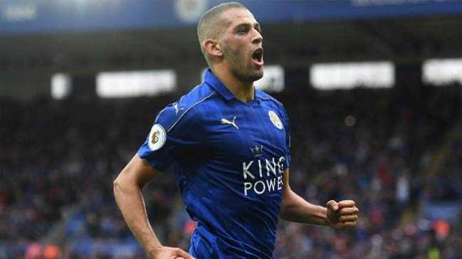 Fenerbahçe'nin yeni golcüsü Islam Slimani, İstanbul'a geliyor