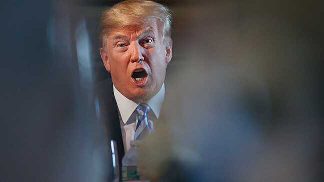 Trump'a yönelik notla gökyüzünden düşen kutu ABD'de korku yarattı
