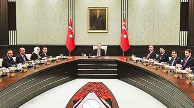 Elinizi taşın altına koyun