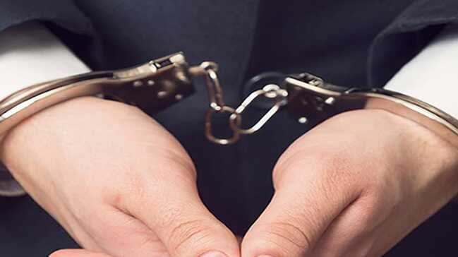 İzmir'deki FETÖ operasyonunda 10 kişi gözaltına alındı