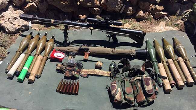 Van'da teröristin gösterdiği mağarada silah ve mühimmat bulundu