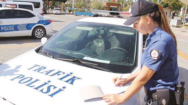 Her polis trafikte ceza yazacak