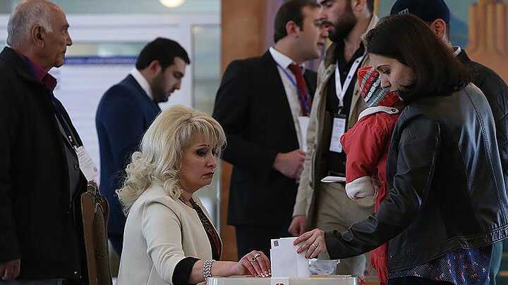 Ermenistan Başbakanı'nın istifa edeceğini açıklaması erken seçim tartışmalarını başlattı