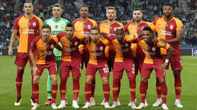 Porto taraftarından Maicon'a protesto