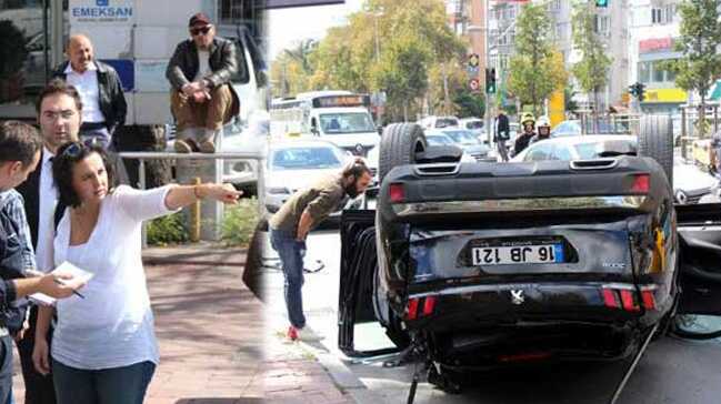 Beşiktaş'ta takla atan otomobil trafiği kilitledi