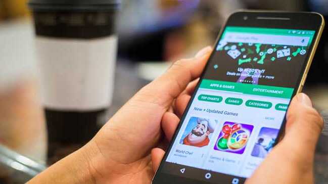Google, Android uygulamalarını kullanacak mobil cihaz üreticilerinden lisans ücreti talep edecek