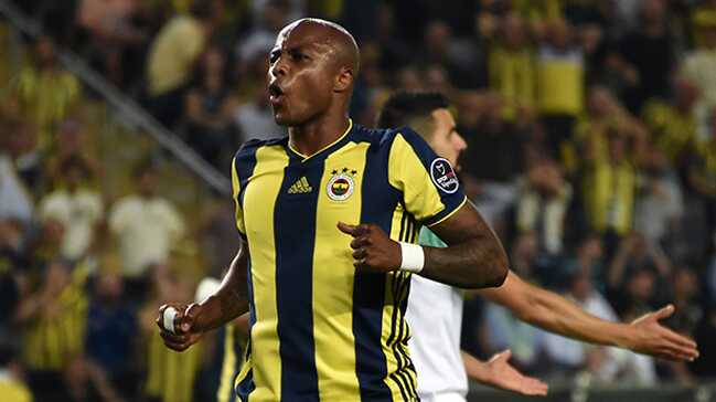 Andre Ayew, kariyerini Fenerbahçe'de sürdürmek istiyor
