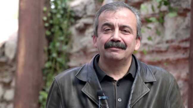 HDP%E2%80%99li+S%C4%B1rr%C4%B1+S%C3%BCreyya+%C3%96nder+cezaevine+teslim+oldu