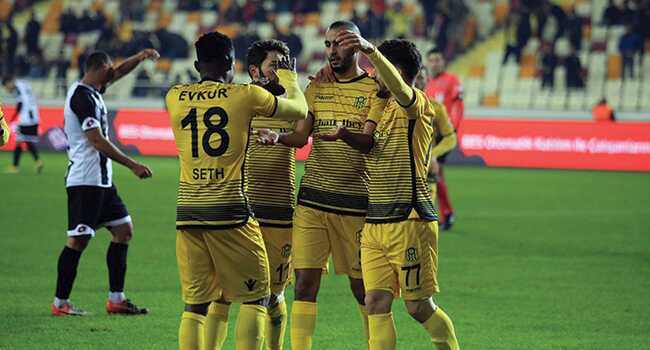 Evkur+Yeni+Malatyaspor+kupada+rahat+kazand%C4%B1
