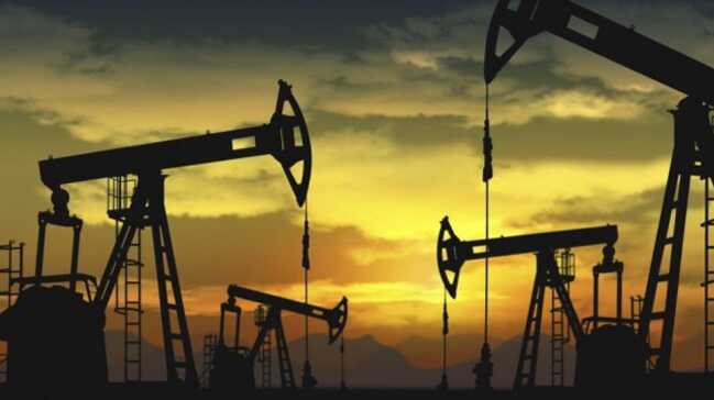 OPEC günlük petrol üretimini 800 bin varil kısma kararı aldı