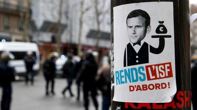Macron: Sosyal medya demokrasiler için zehir