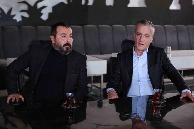 Eşkıya Dünyaya Hükümdar Olmaz'da sokaklar savaş alanına döndü