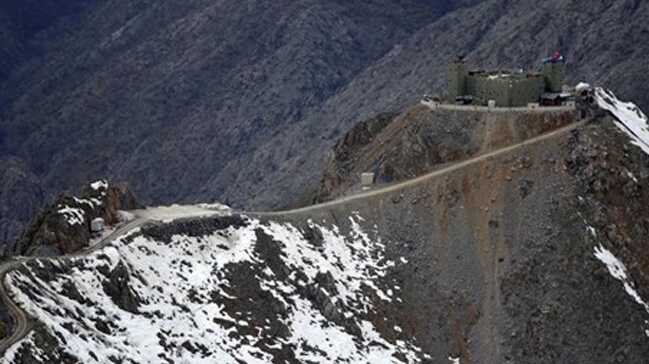 Hakkari'de üs bölgelerine yıldırım isabet etti