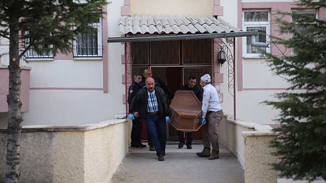 Nevşehir'de bir kişi tartıştığı eşini ağır yaralayıp inithar etti