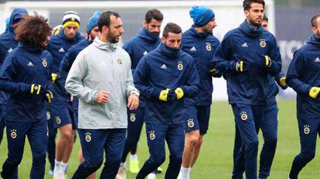 Fenerbahçe'nin devre arası kampı AZ Alkmaar maçıyla tamamlanıyor