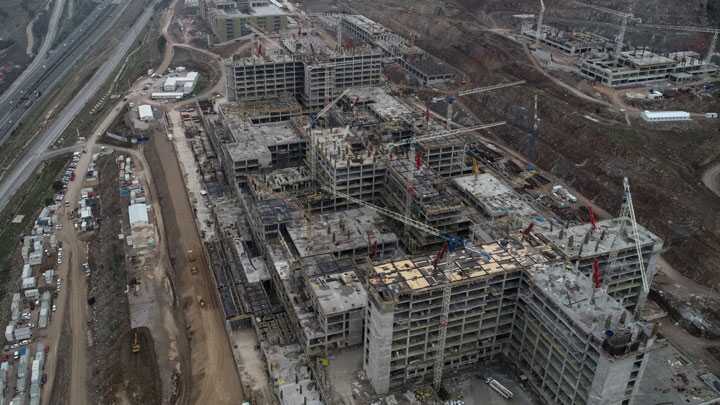 İzmir'in 'sağlık üssü'nün yüzde 90'ı bitti
