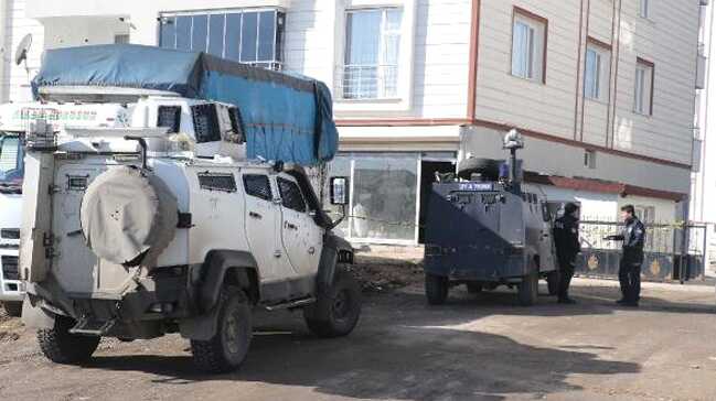 Elinden düşen tüfeğin ateş almasıyla öldü