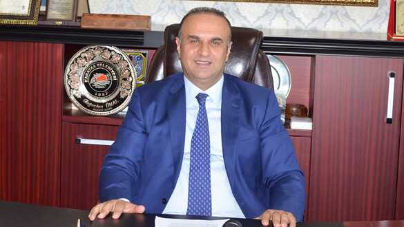Karata%C5%9F+Belediye+Ba%C5%9Fkan%C4%B1+%C3%BCnal+CHP%E2%80%99den+istifa+edip,+MHP%E2%80%99ye+ge%C3%A7ti