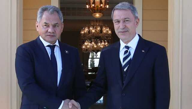 Bakan+Akar,+Rus+mevkida%C5%9F%C4%B1+ile+bir+araya+geldi++