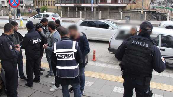 Son dakika... Türkiye Güven Huzur operasyonunda aranan toplam 3673 kişi yakalandı