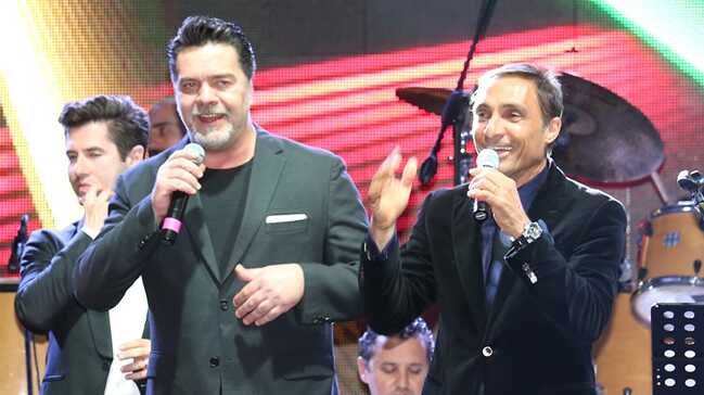 Beyaz ve Enbe’den esprili konser