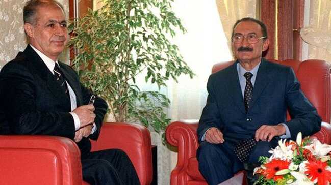 Sezer ve Ecevit arasındaki Anayasa kitapçığı krizinin üzerinden 18 yıl geçti
