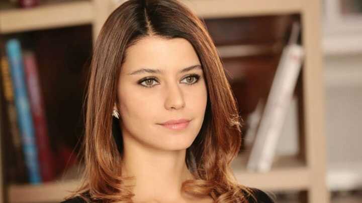 Beren Saat'in hangi rolde oynayacağı belli oldu!
