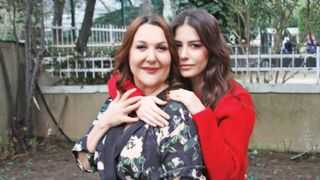 Anne-k�z� oynayacaklar