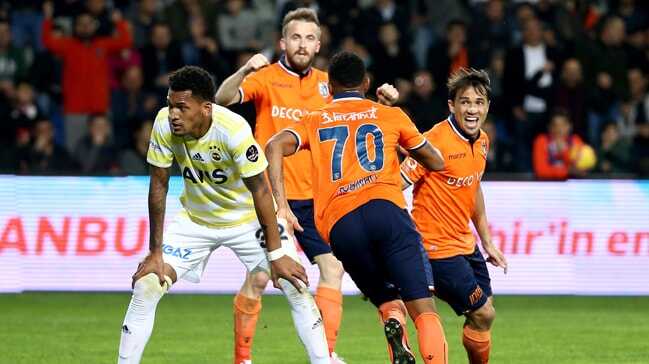 Fenerbahçe deplasmanda Medipol Başakşehir'e 2-1 mağlup oldu