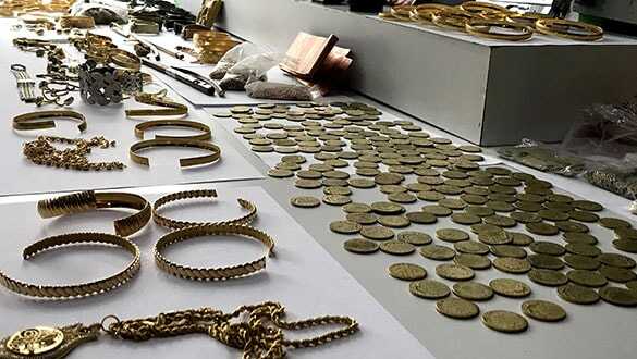 Sahte ve ayarı düşürülmüş altınları piyasaya süren 43 kişi tutuklandı