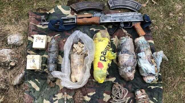 Hakkari'de terör örgütü PKK'ya ait 8 sığınakta silah ve mühimmat ele geçirildi