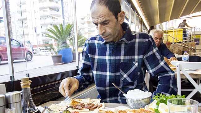 1,5 yıl aç kaldı, 2 günlük tedaviyle 2 kişilik Adana kebabı yedi