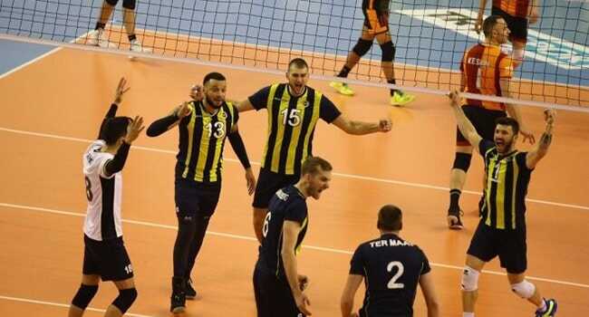 Fenerbahçe Galatasaray'ı yendi ve kupanın sahibi oldu Fenerbahçe Galatasaray'ı yendi ve kupanın sahibi oldu