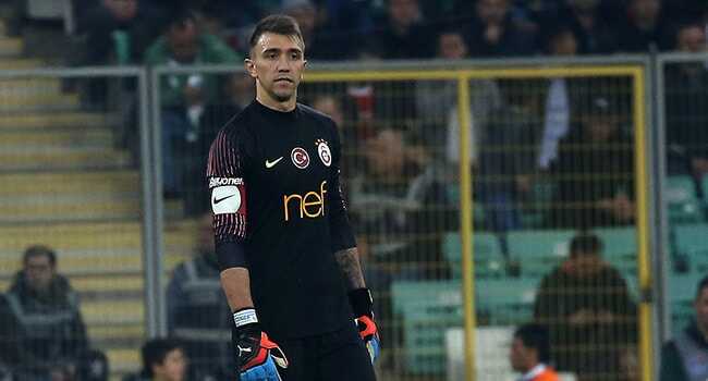 Fernando Muslera: Şampiyon oluruz, olmayız, ama alnımız açık şekilde sezonu bitiririz